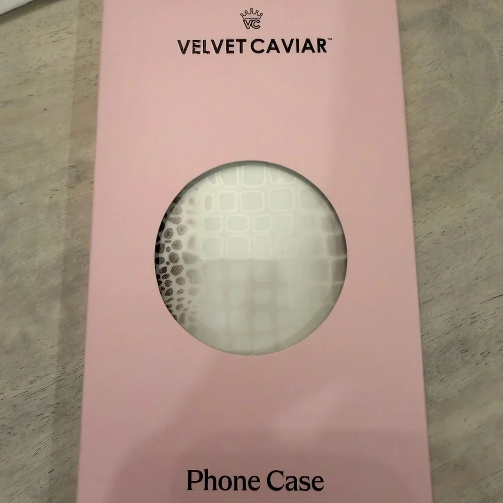 Velvet Caviar White Croc-Embossed iPhone Case with Beige Accent 17 PRO MAX - Picture 2 of 2